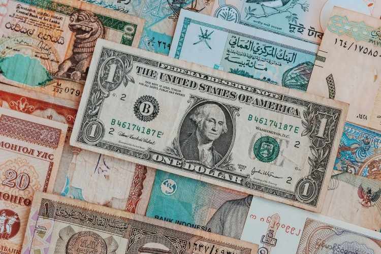 PKR British Pound Exchange Rate Today Falls Below Rs. 375